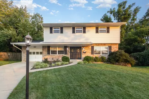 2433 Ambassador Dr, Cincinnati, OH 45231