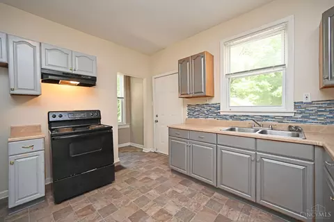 Kitchen - 1126 Cedar Ave, Cincinnati, OH 45224 photo 6 of 6