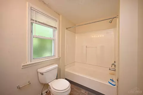 Bath - 1126 Cedar Ave, Cincinnati, OH 45224 photo 3 of 3