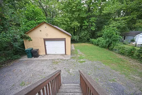 Exterior - 1126 Cedar Ave, Cincinnati, OH 45224 photo 4 of 10