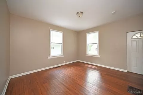 Living - 1126 Cedar Ave, Cincinnati, OH 45224 photo 3 of 5