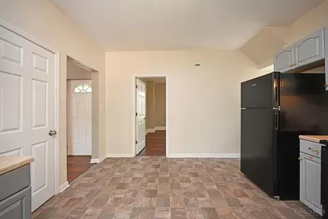 Entry Way - 1126 Cedar Ave, Cincinnati, OH 45224 photo 1 of 1