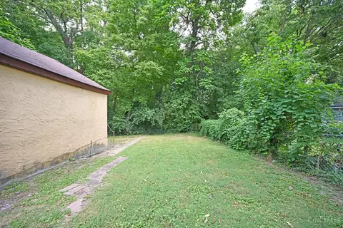 Exterior - 1126 Cedar Ave, Cincinnati, OH 45224 photo 7 of 10