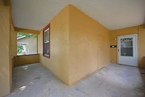 Exterior - 1126 Cedar Ave, Cincinnati, OH 45224 photo 3 of 10