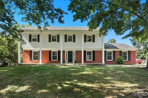 10805 Stockbridge Ln, Montgomery, OH 45249