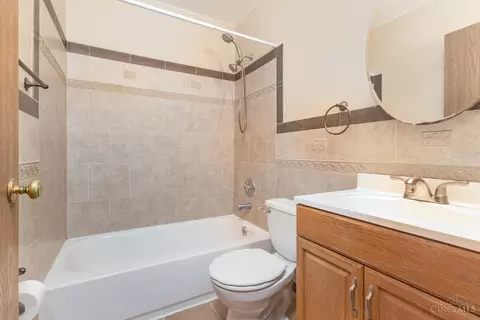 Bath - 4445 Delhi Rd, Cincinnati, OH 45238 photo 2 of 2