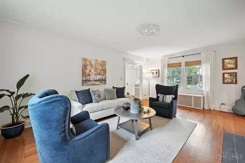 Living - 3306 Lambert Pl, Cincinnati, OH 45208 photo 3 of 3