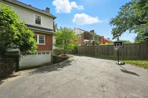 Exterior - 3306 Lambert Pl, Cincinnati, OH 45208 photo 6 of 10