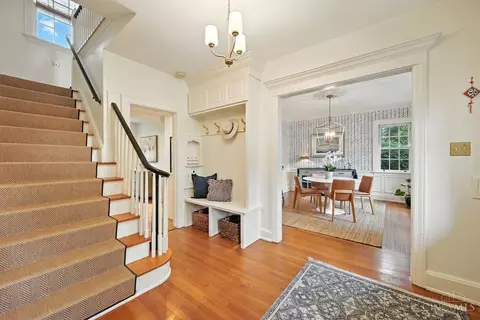 Entry Way - 3306 Lambert Pl, Cincinnati, OH 45208 photo 2 of 3