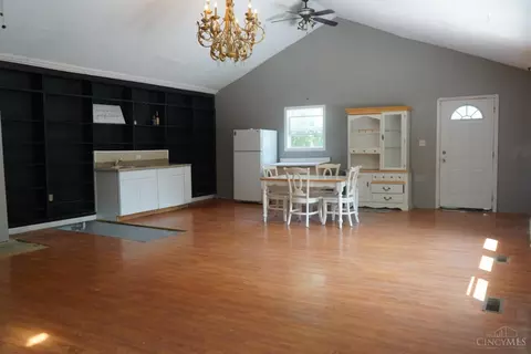 Living - 527 Aldor Ln, Cincinnati, OH 45255 photo 6 of 6