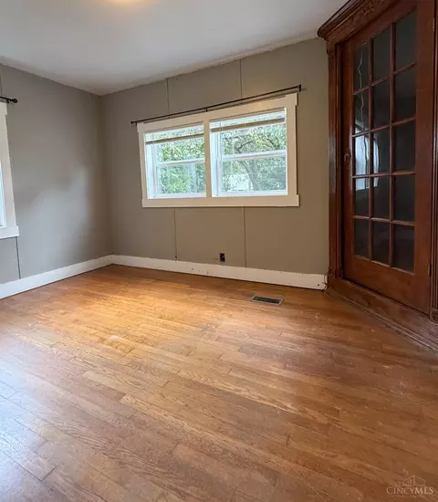 Bedroom - 527 Aldor Ln, Cincinnati, OH 45255 photo 1 of 3