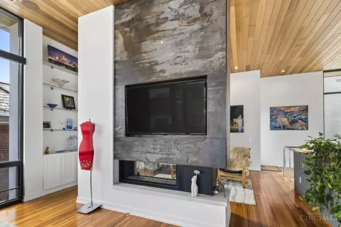 Living - 981 Hatch St, Cincinnati, OH 45202 photo 8 of 11