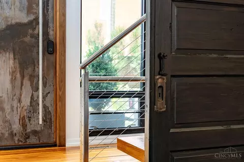 Entry Way - 981 Hatch St, Cincinnati, OH 45202 photo 8 of 8