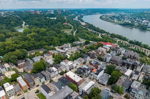 View/Area - 981 Hatch St, Cincinnati, OH 45202 photo 8 of 9
