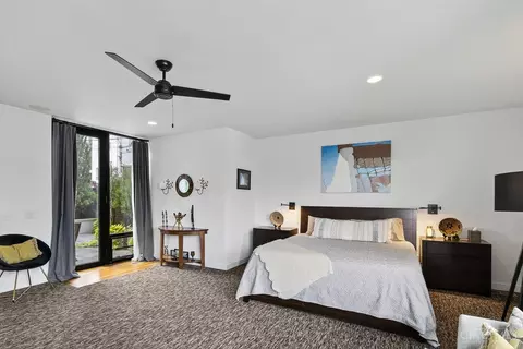 Bedroom - 981 Hatch St, Cincinnati, OH 45202 photo 2 of 6
