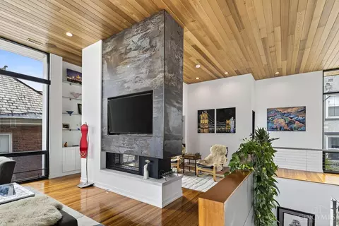 Living - 981 Hatch St, Cincinnati, OH 45202 photo 7 of 11