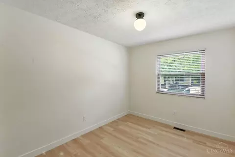 Bedroom - 4787 Timberknoll Rd, Cincinnati, OH 45244 photo 10 of 13