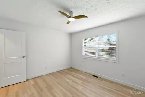 Bedroom - 4787 Timberknoll Rd, Cincinnati, OH 45244 photo 12 of 13