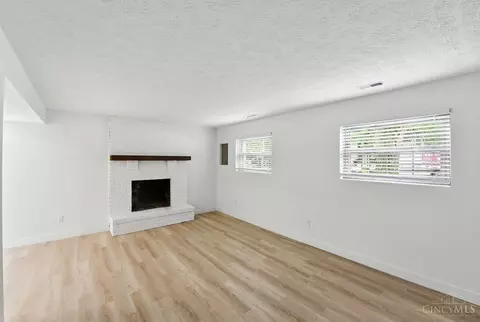Living - 4787 Timberknoll Rd, Cincinnati, OH 45244 photo 3 of 9
