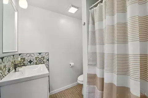 Bath - 4787 Timberknoll Rd, Cincinnati, OH 45244 photo 3 of 3