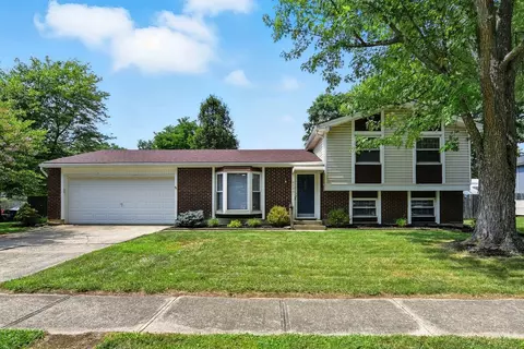 4787 Timberknoll Rd, Cincinnati, OH 45244