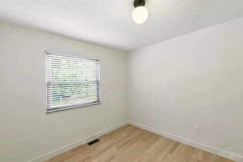 Bedroom - 4787 Timberknoll Rd, Cincinnati, OH 45244 photo 9 of 13