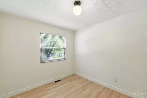 Bedroom - 4787 Timberknoll Rd, Cincinnati, OH 45244 photo 11 of 13