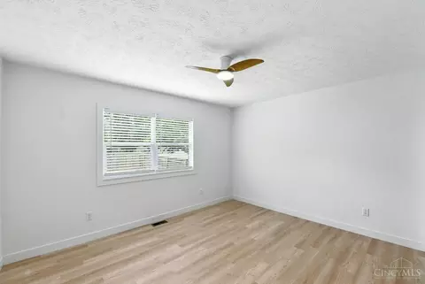 Bedroom - 4787 Timberknoll Rd, Cincinnati, OH 45244 photo 8 of 13