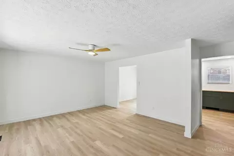 Living - 4787 Timberknoll Rd, Cincinnati, OH 45244 photo 2 of 9