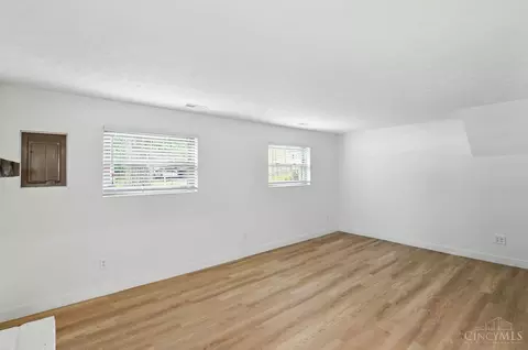 Living - 4787 Timberknoll Rd, Cincinnati, OH 45244 photo 7 of 9