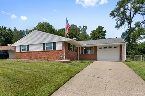 972 Castro Ln, Springdale, OH 45246