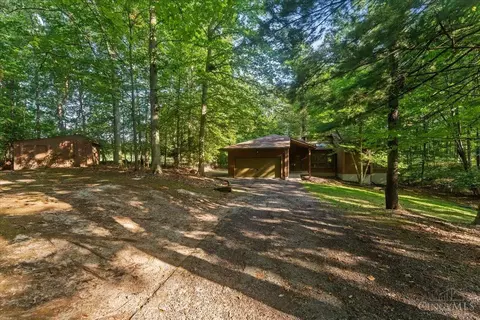 3505 Holly Ridge Dr, Cincinnati, OH 45245