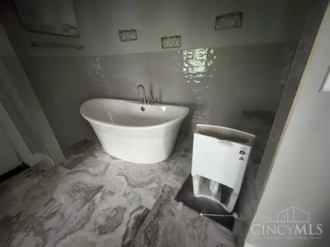 2101 Ohio Ave, Cincinnati, OH 45202 photo 8