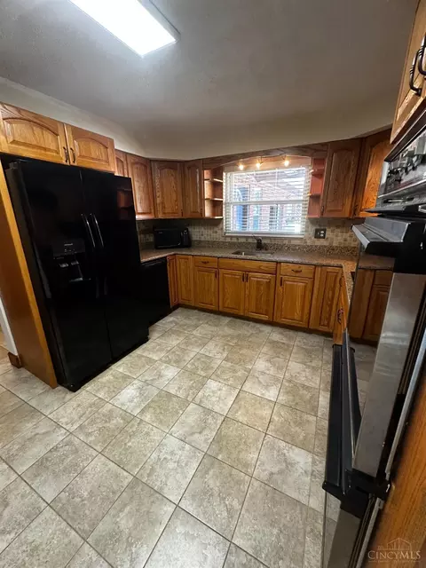 Kitchen - 4239 Summit Rd, Batavia, OH 45103 photo 3 of 3