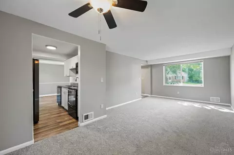 Living - 994 Harrogate Ct, Forest Park, OH 45240 photo 3 of 4