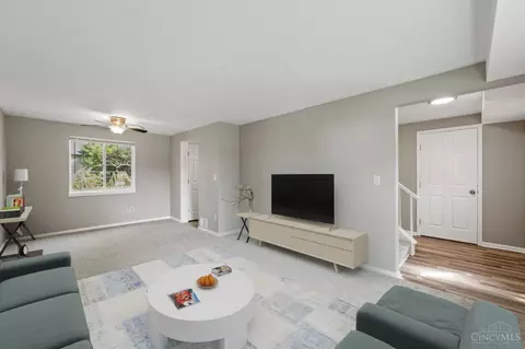 Living - 994 Harrogate Ct, Forest Park, OH 45240 photo 1 of 4