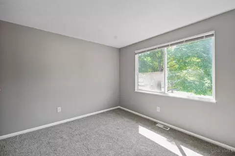 Bedroom - 994 Harrogate Ct, Forest Park, OH 45240 photo 3 of 4