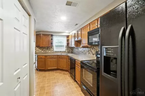 Kitchen - 3958 Cain Run Rd, Batavia, OH 45103 photo 1 of 5