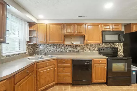 Kitchen - 3958 Cain Run Rd, Batavia, OH 45103 photo 3 of 5