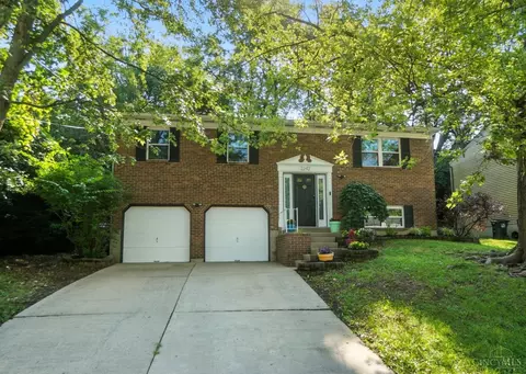 2242 Fayhill Dr, Cincinnati, OH 45238