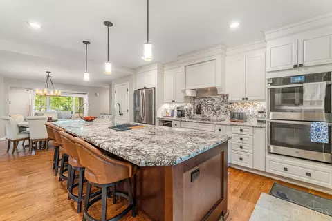 Kitchen - 10128 Zig Zag Rd, Blue Ash, OH 45242 photo 3 of 3