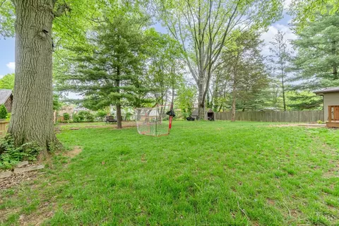 Exterior - 10128 Zig Zag Rd, Blue Ash, OH 45242 photo 4 of 5