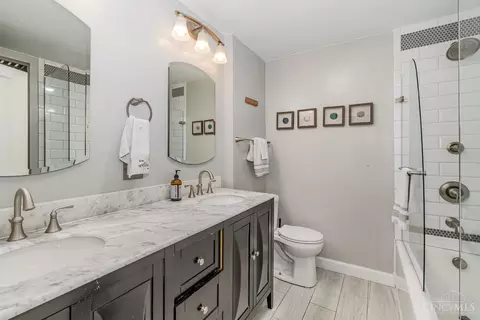 Bath - 10128 Zig Zag Rd, Blue Ash, OH 45242 photo 3 of 4