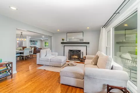 Living - 10128 Zig Zag Rd, Blue Ash, OH 45242 photo 1 of 4