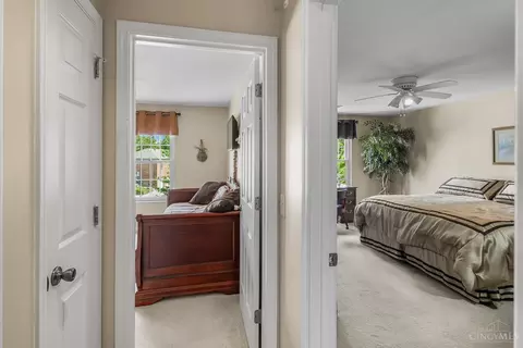 Entry Way - 151 Palisades Pointe, Cincinnati, OH 45238 photo 2 of 3