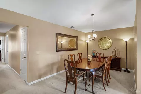 Dining - 151 Palisades Pointe, Cincinnati, OH 45238 photo 1 of 4