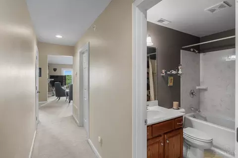 Entry Way - 151 Palisades Pointe, Cincinnati, OH 45238 photo 1 of 3