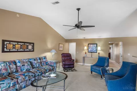 Living - 151 Palisades Pointe, Cincinnati, OH 45238 photo 3 of 5