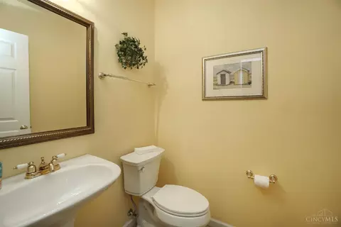4448 Springfield Ct, Batavia, OH 45103 photo 2