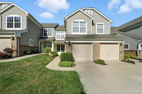 869 Southmeadow Cir, Cincinnati, OH 45231